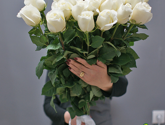 Buchet din 23 trandafiri albi premium olanda 80-90 cm foto
